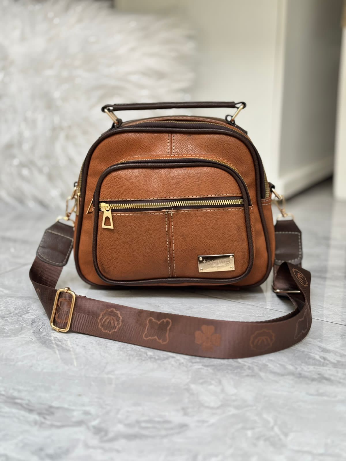 Bolso UrbanCharm™: estilo urbano premium con versatilidad y doble uso - Caja premium